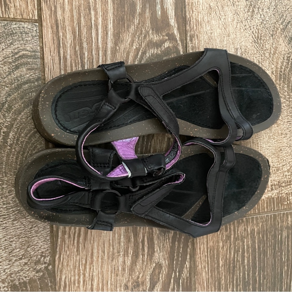 Teva women’s sandals size 9